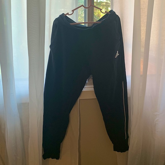 Adidas black sweats - Picture 1 of 1